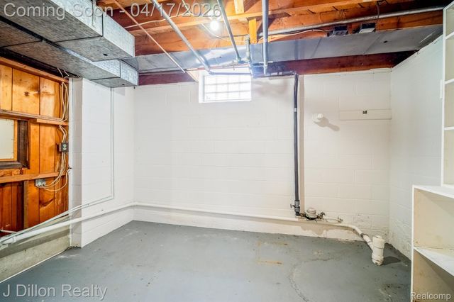 31954 Warren Road, Westland, MI 48185