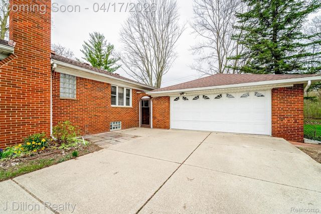 31954 Warren Road, Westland, MI 48185