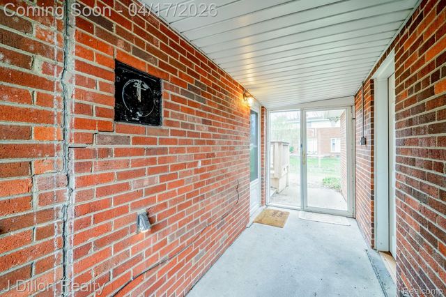 31954 Warren Road, Westland, MI 48185