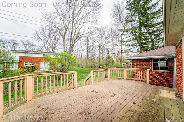 31954 Warren Road, Westland, MI 48185