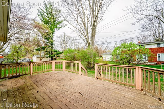 31954 Warren Road, Westland, MI 48185