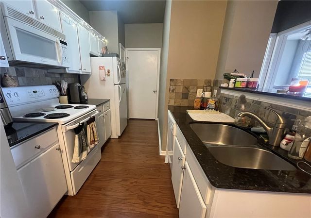 4254 Meadow Creek Circle, Fayetteville, AR 72703