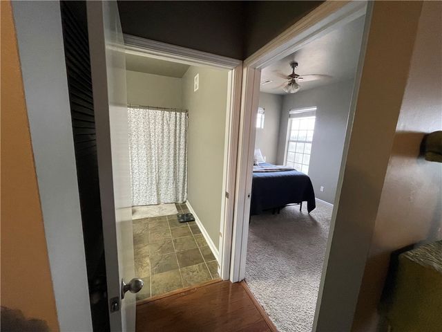 4254 Meadow Creek Circle, Fayetteville, AR 72703