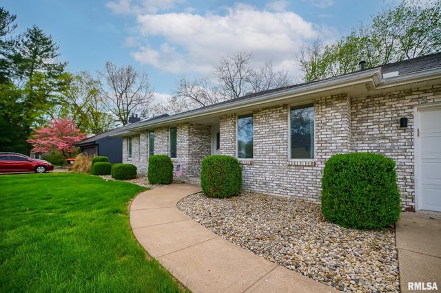6305 N SUFFOLK Drive, Peoria, IL 61615