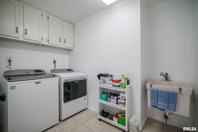 6305 N SUFFOLK Drive, Peoria, IL 61615