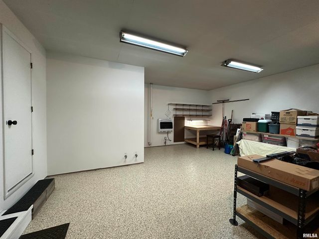 6305 N SUFFOLK Drive, Peoria, IL 61615