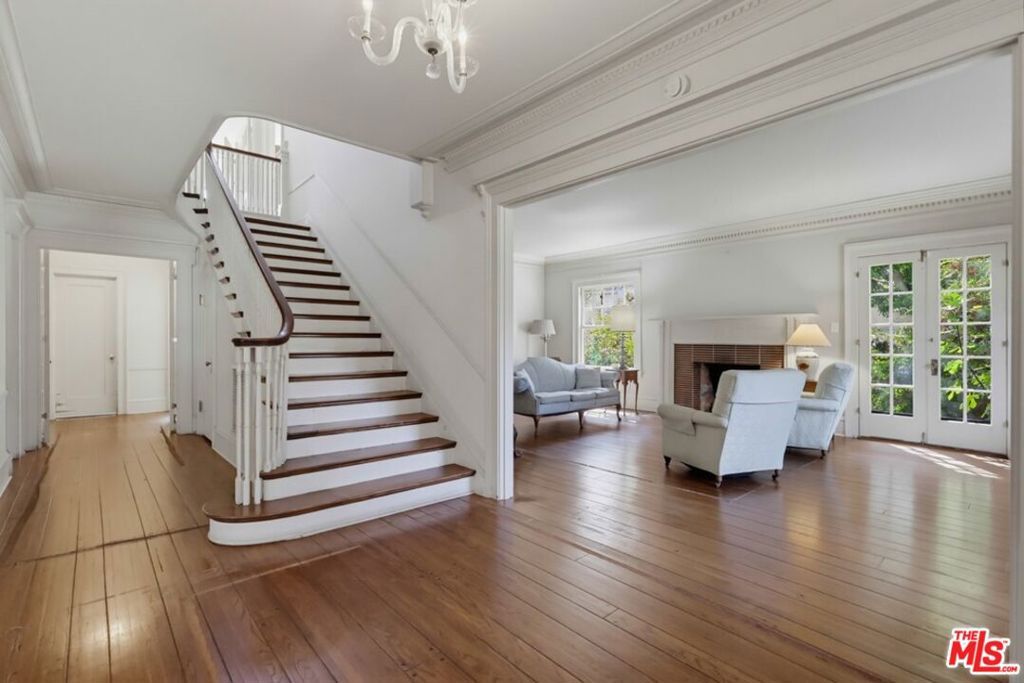 520 S Irving Boulevard, Los Angeles, CA 90020 — photo 3