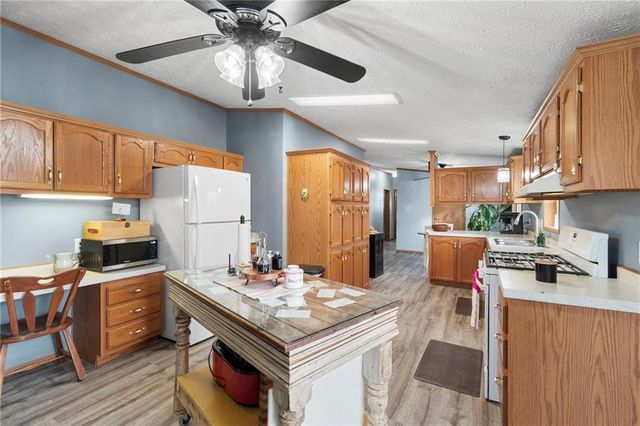 5730 SE 33 Highway, Osborn, MO 64474