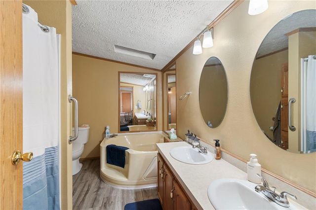 5730 SE 33 Highway, Osborn, MO 64474