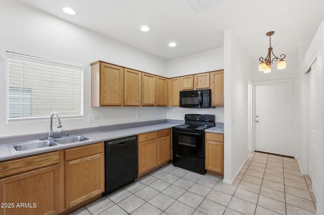 1750 W UNION HILLS Drive 37, Phoenix, AZ 85027