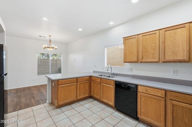 1750 W UNION HILLS Drive 37, Phoenix, AZ 85027