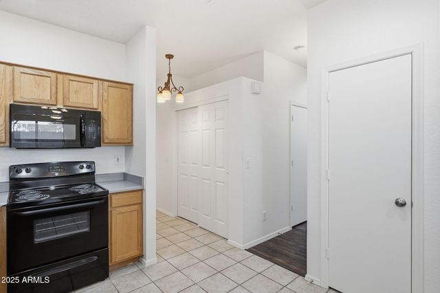 1750 W UNION HILLS Drive 37, Phoenix, AZ 85027