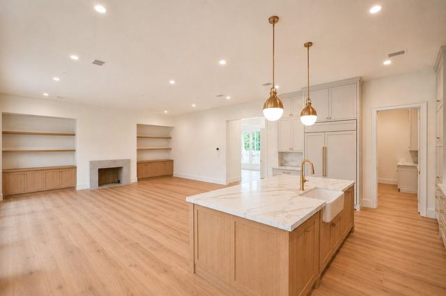 4026 Colquitt Street, Houston, TX 77027