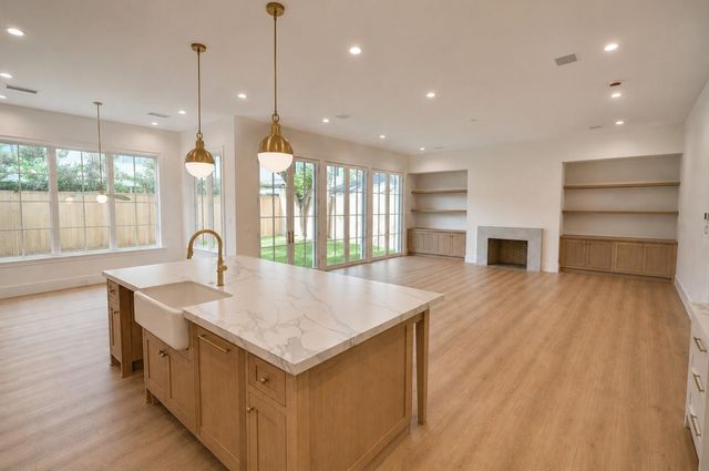 4026 Colquitt Street, Houston, TX 77027