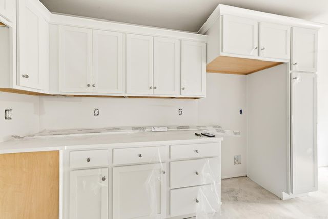 101 LLOYD HENDERSON Road, Beebe, AR 72012