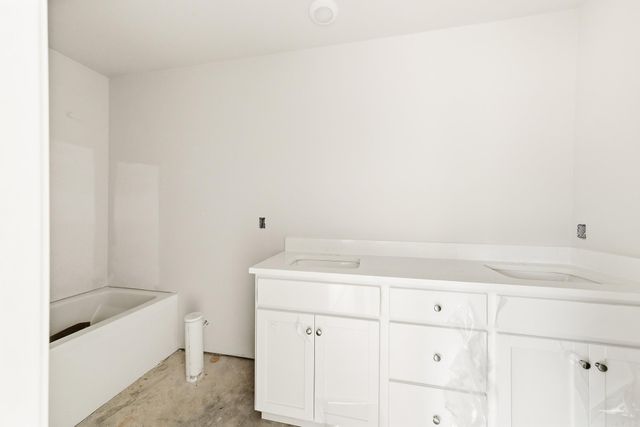 101 LLOYD HENDERSON Road, Beebe, AR 72012