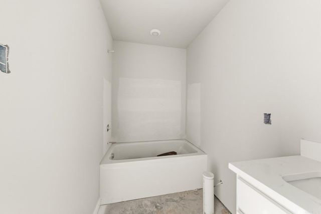 101 LLOYD HENDERSON Road, Beebe, AR 72012