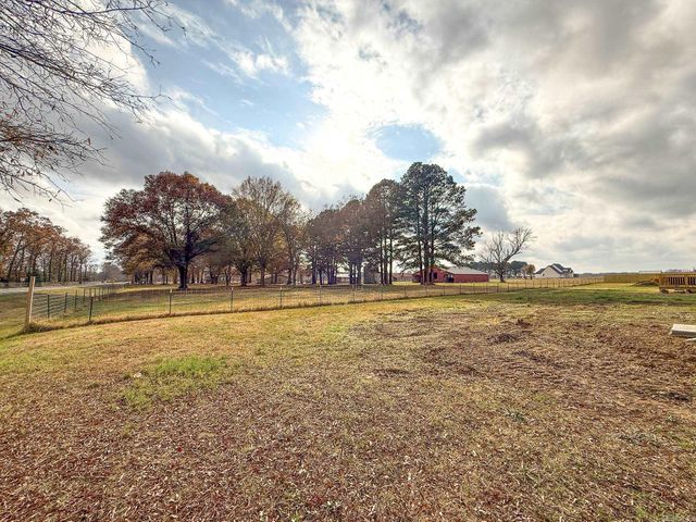 101 LLOYD HENDERSON Road, Beebe, AR 72012