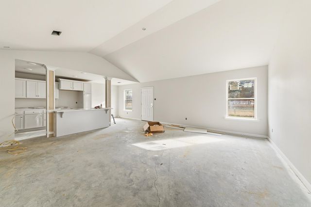 101 LLOYD HENDERSON Road, Beebe, AR 72012