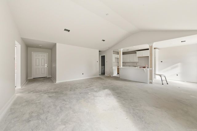 101 LLOYD HENDERSON Road, Beebe, AR 72012