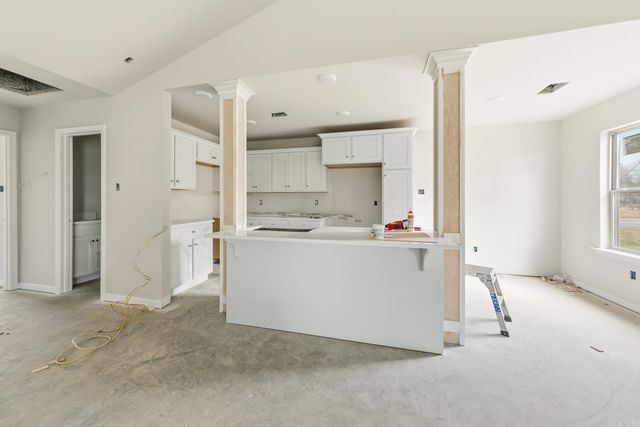 101 LLOYD HENDERSON Road, Beebe, AR 72012