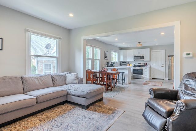 522 N Central Avenue 1, Highwood, IL 60040