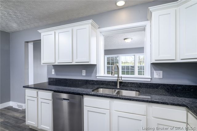 4515 Payne Koehler, New Albany, IN 47150