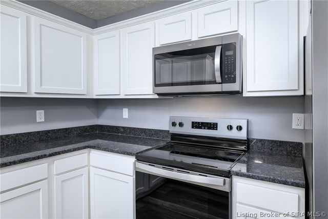 4515 Payne Koehler, New Albany, IN 47150