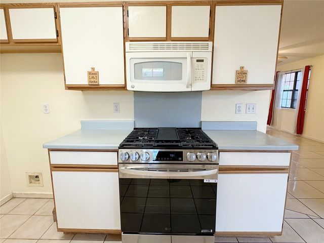 8631 Mapletwist Street, Houston, TX 77083