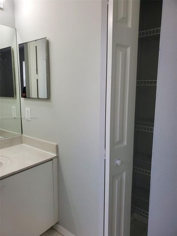 2242 NE 42nd Cir 2242, Homestead, FL 33033