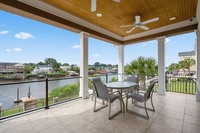 904 Waterton Ave., Myrtle Beach, SC 29579