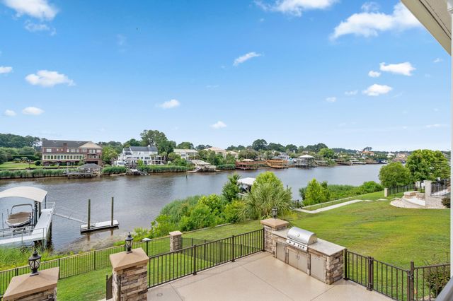 904 Waterton Ave., Myrtle Beach, SC 29579