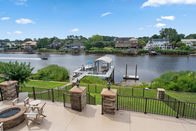 904 Waterton Ave., Myrtle Beach, SC 29579