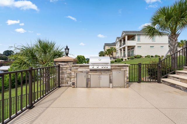 904 Waterton Ave., Myrtle Beach, SC 29579