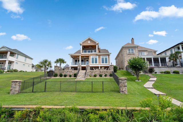 904 Waterton Ave., Myrtle Beach, SC 29579