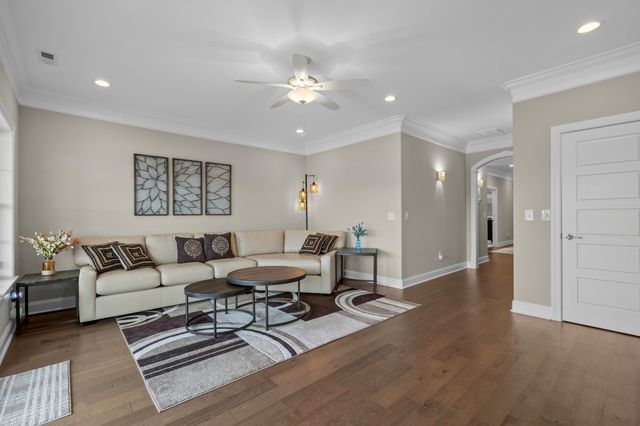 904 Waterton Ave., Myrtle Beach, SC 29579