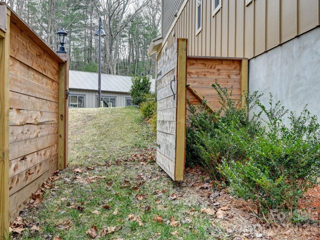 554 Sweet Birch Park Lane, Black Mountain, NC 28711