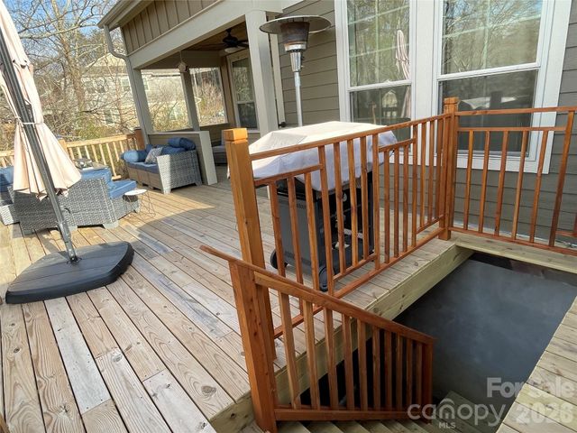 554 Sweet Birch Park Lane, Black Mountain, NC 28711