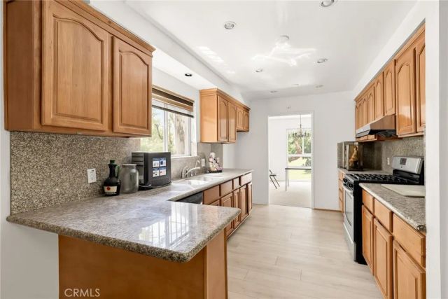2575 Riverside Terrace, Los Angeles, CA 90039