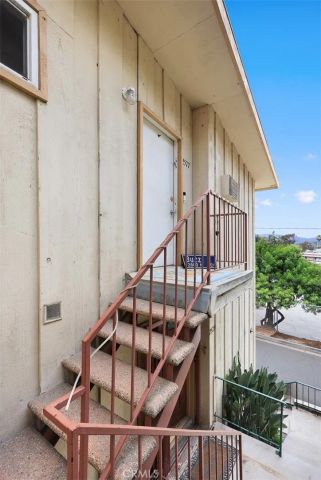 2575 Riverside Terrace, Los Angeles, CA 90039