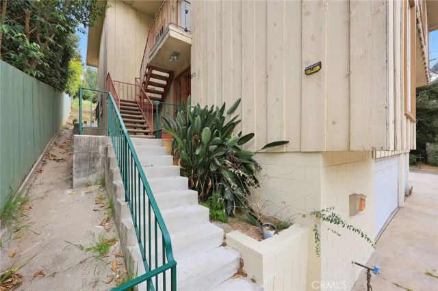 2575 Riverside Terrace, Los Angeles, CA 90039