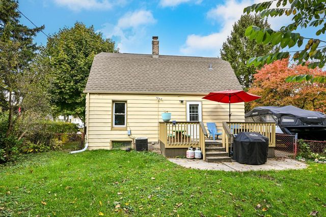 7007 W Beloit ROAD, West Allis, WI 53219