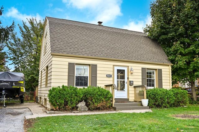 7007 W Beloit ROAD, West Allis, WI 53219