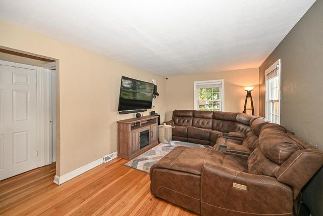 7007 W Beloit ROAD, West Allis, WI 53219