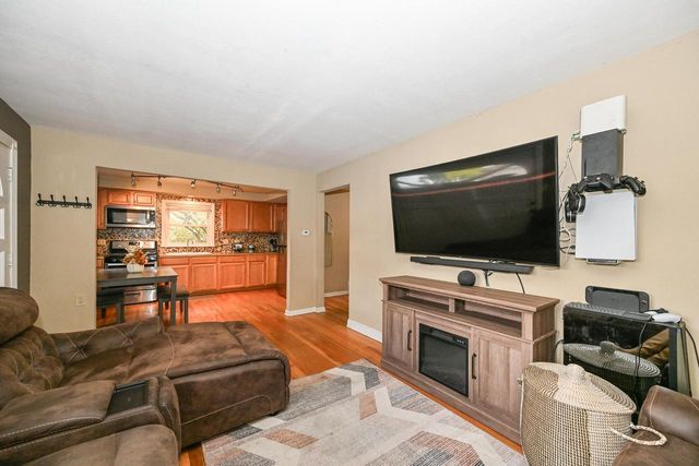 7007 W Beloit ROAD, West Allis, WI 53219