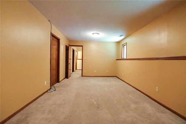 2811 Englewood Terrace, Independence, MO 64052