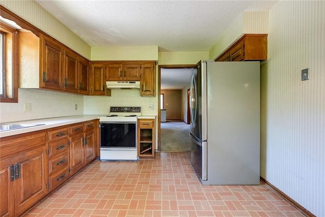 2811 Englewood Terrace, Independence, MO 64052