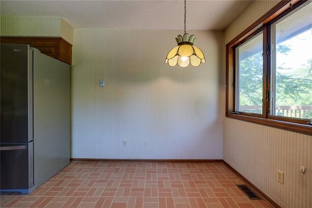 2811 Englewood Terrace, Independence, MO 64052