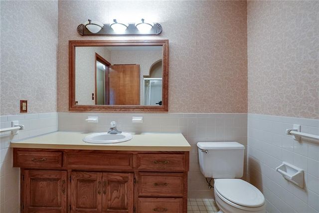 2811 Englewood Terrace, Independence, MO 64052