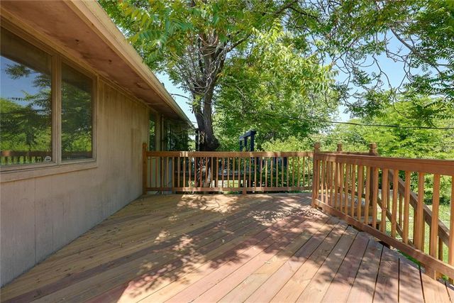 2811 Englewood Terrace, Independence, MO 64052